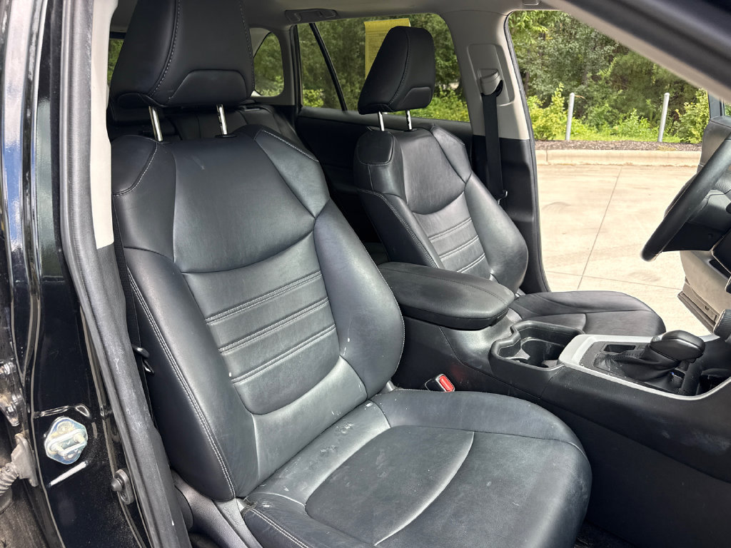 Used 2020 Toyota RAV4 XLE Premium AWD/4WD image 34