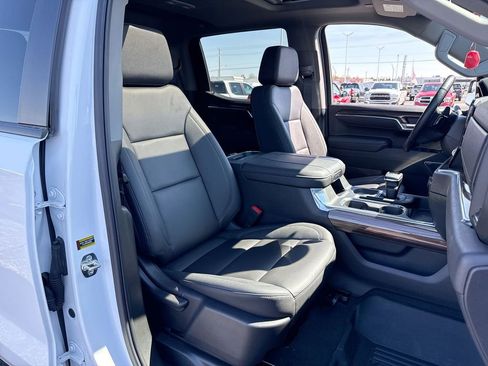 Used 2025 Chevrolet Silverado 1500 LT Trail Boss w/ Convenience Package II AWD/4WD image 25