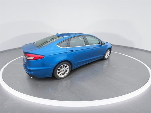 Used 2020 Ford Fusion SE image 8