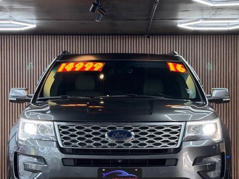 Used 2016 Ford Explorer Platinum AWD/4WD image 2