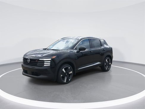 New 2025 Nissan Kicks SR image 4