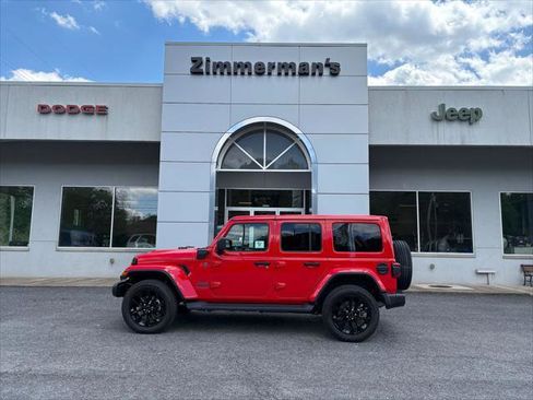Certified 2025 Jeep Wrangler Unlimited Sahara AWD/4WD image 1