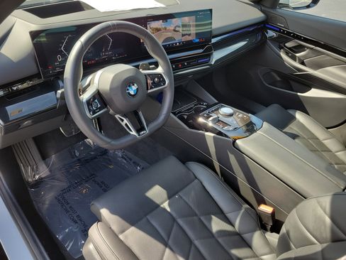 Used 2026 BMW 530i w/ M Sport Package RWD image 22