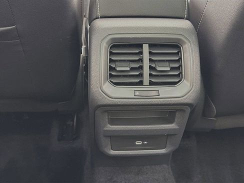 Used 2023 Volkswagen Taos SE w/ Panoramic Sunroof Package image 26