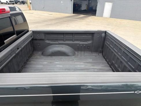 Used 2017 Chevrolet Colorado LT w/ LT Convenience Package RWD image 15