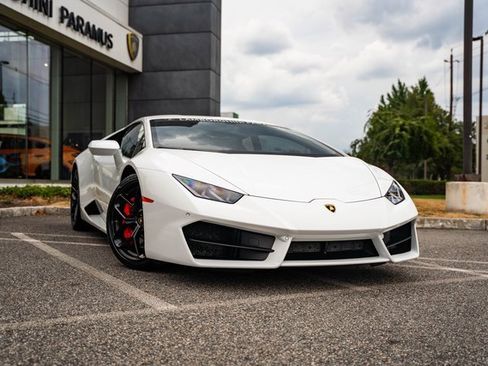 Used 2018 Lamborghini Huracan LP 580-2 image 2