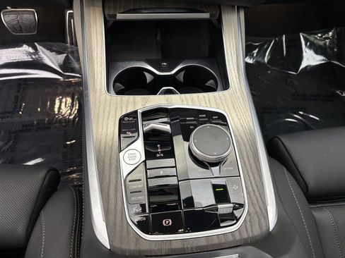 Used 2024 BMW X7 M60i AWD/4WD image 23
