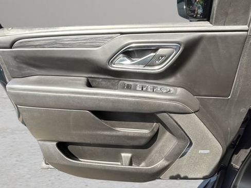 Used 2023 GMC Yukon XL SLT AWD/4WD image 17