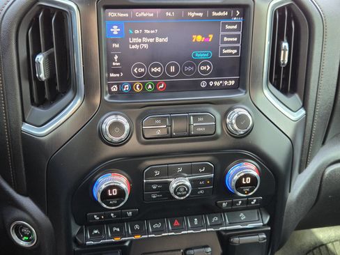 Used 2020 GMC Sierra 1500 AT4 w/ AT4 Premium Package AWD/4WD image 32