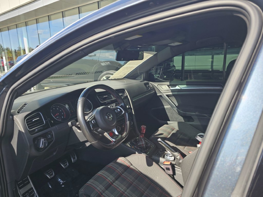 Used 2018 Volkswagen GTI S FWD image 23