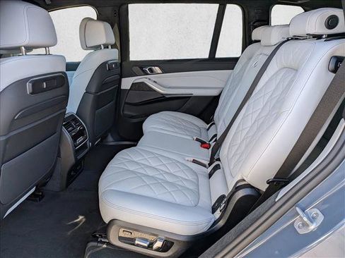 New 2026 BMW X7 xDrive40i w/ Premium Package image 16