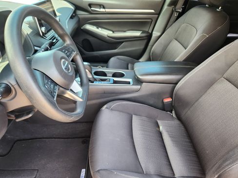 Used 2022 Nissan Altima 2.5 SV FWD image 10