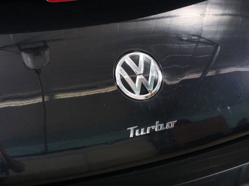 Used 2013 Volkswagen Beetle 2.0T FWD image 17