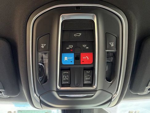 New 2026 Jeep Grand Cherokee Altitude AWD/4WD image 24