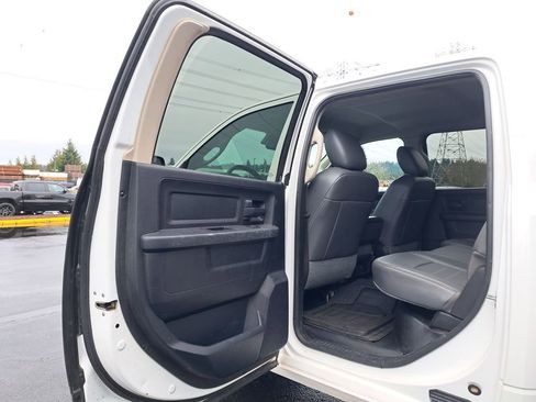 Used 2016 RAM 3500 Tradesman w/ Protection Group image 12