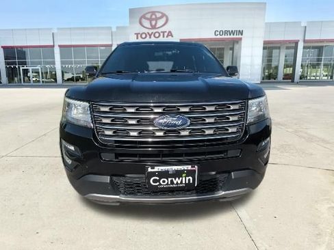 Used 2017 Ford Explorer XLT AWD/4WD image 8