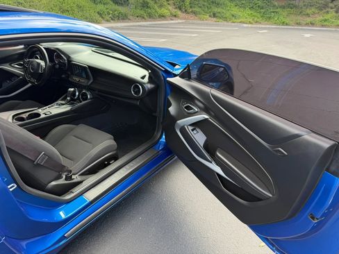 Used 2017 Chevrolet Camaro LT RWD image 16