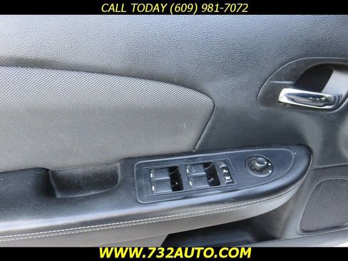 Used 2013 Dodge Avenger SE FWD image 28