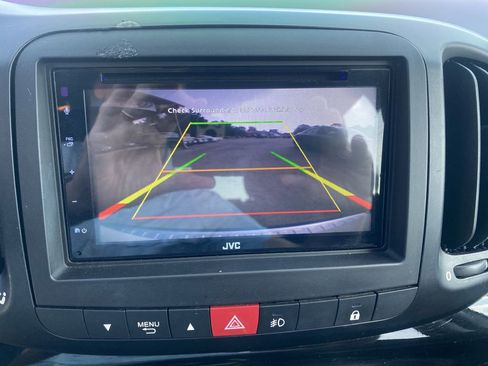 Used 2016 FIAT 500L Trekking image 11