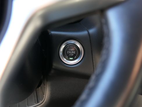 Used 2021 Chevrolet Tahoe LS RWD image 17