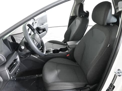 Used 2025 Kia K4 LX FWD image 20