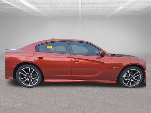 Used 2022 Dodge Charger R/T w/ Plus Group RWD image 7