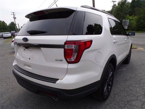 Used 2018 Ford Explorer XLT w/ Equipment Group 202A AWD/4WD image 7
