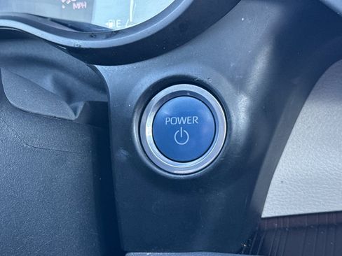 Certified 2023 Toyota Sienna XLE image 28