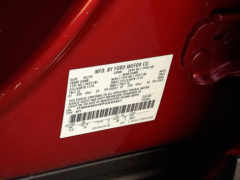 Used 2023 Ford Explorer XLT w/ Equipment Group 202A AWD/4WD image 28