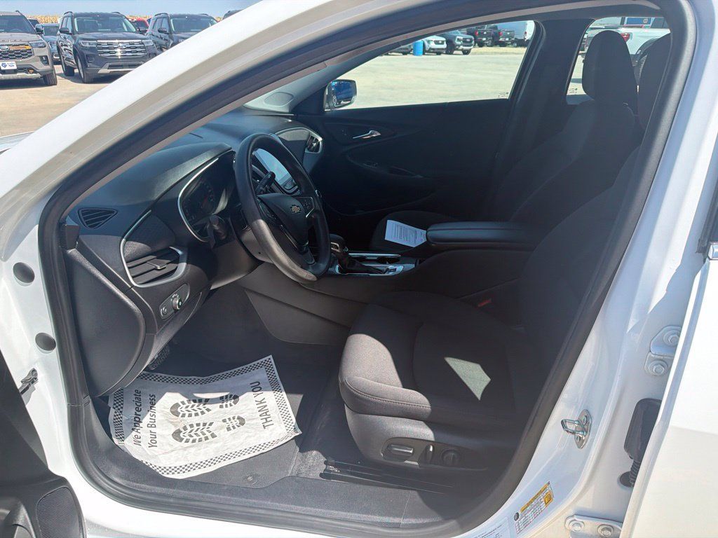 Used 2023 Chevrolet Malibu LT FWD image 12