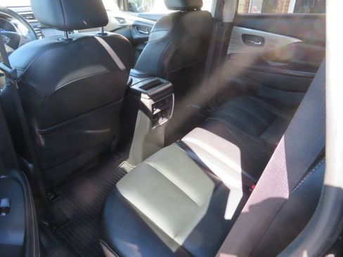 Used 2018 Nissan Murano SL w/ Moonroof Package image 19