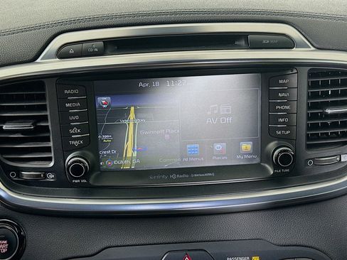 Used 2017 Kia Sorento SX image 19