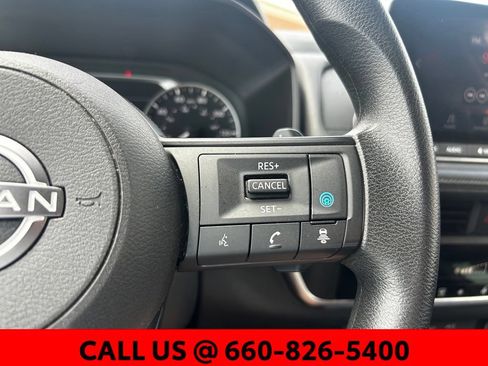 Used 2024 Nissan Rogue SV AWD/4WD image 16