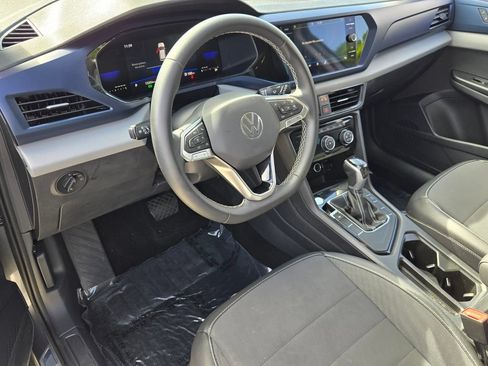 Certified 2023 Volkswagen Taos SE FWD image 11