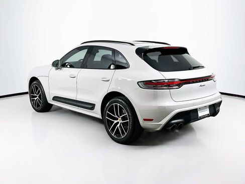 Certified 2026 Porsche Macan AWD/4WD image 3