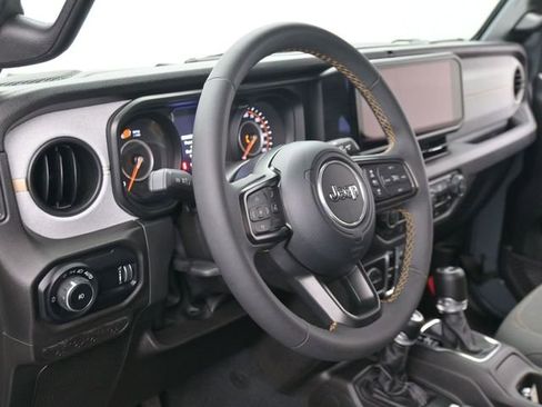 Used 2024 Jeep Wrangler Willys image 17