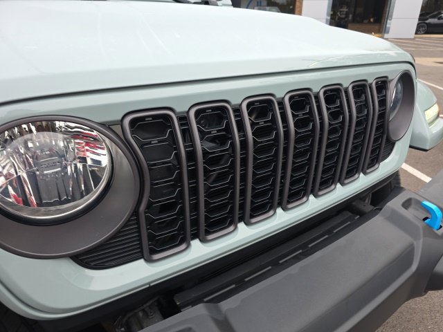 Used 2024 Jeep Wrangler Unlimited w/ Convenience Group AWD/4WD image 25