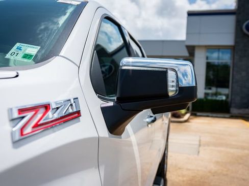 Used 2024 Chevrolet Silverado 1500 LTZ AWD/4WD image 15