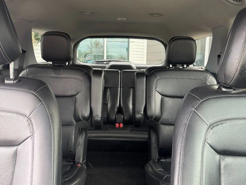 Used 2022 Ford Explorer Limited w/ Equipment Group 301A image 11