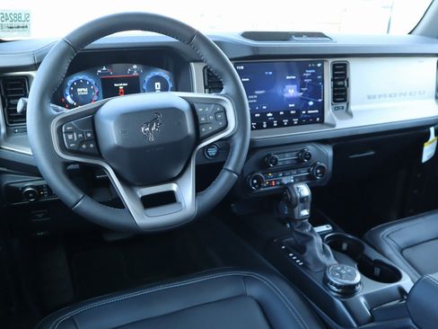 New 2025 Ford Bronco Outer Banks image 2