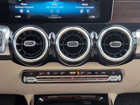 Used 2021 Mercedes-Benz GLB 250 image 18