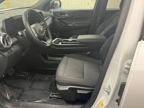 Used 2025 Chevrolet Equinox LT image 22