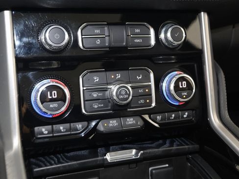 Used 2022 GMC Yukon Denali image 31