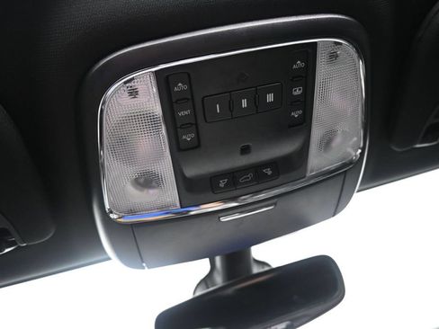 Used 2017 Jeep Grand Cherokee Overland AWD/4WD image 22