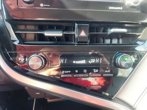 Used 2024 Toyota Camry SE image 32