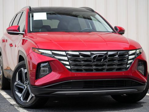 Used 2022 Hyundai Tucson Limited w/ Cargo Package AWD/4WD image 2