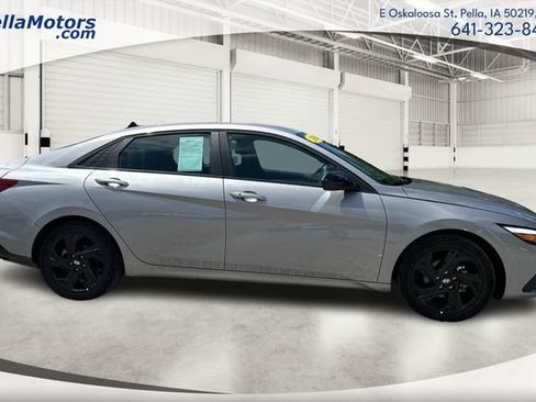 Used 2026 Hyundai Elantra SEL Sport FWD image 2