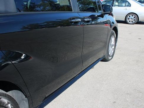 Used 2024 Toyota Sienna XLE image 58