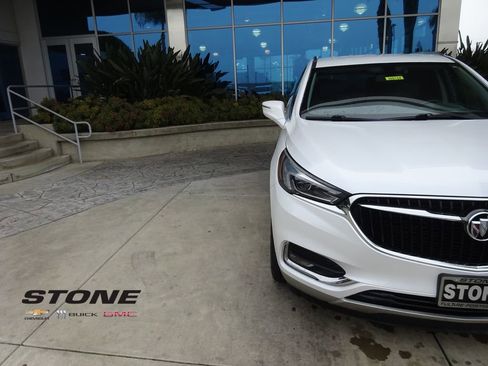 Used 2018 Buick Enclave Essence image 33