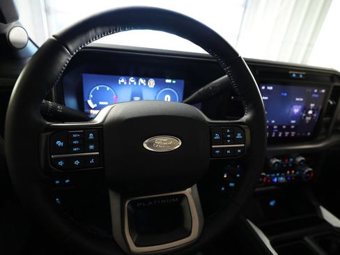 Used 2026 Ford F250 Platinum AWD/4WD image 17
